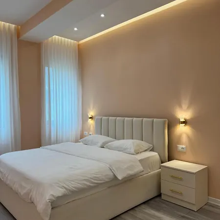 Luxe At Radisson Collection *
